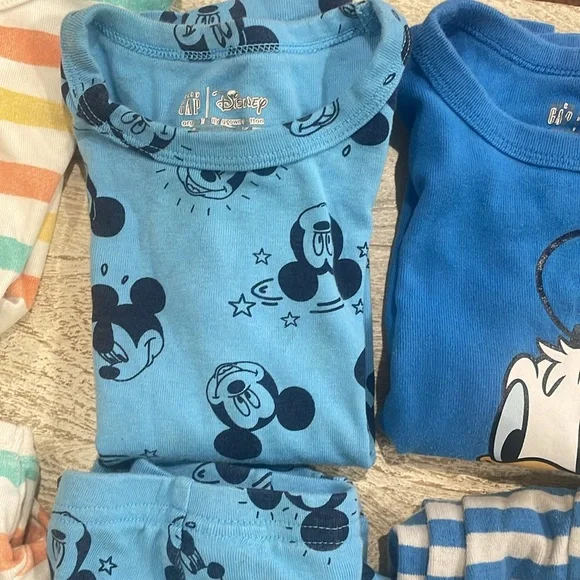 Boys 5T Pajamas Bundle Carters, and Gap Brands. - Picture 10 of 12